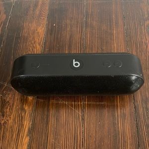 Beats by Dr. Dre Pill+ Speaker
